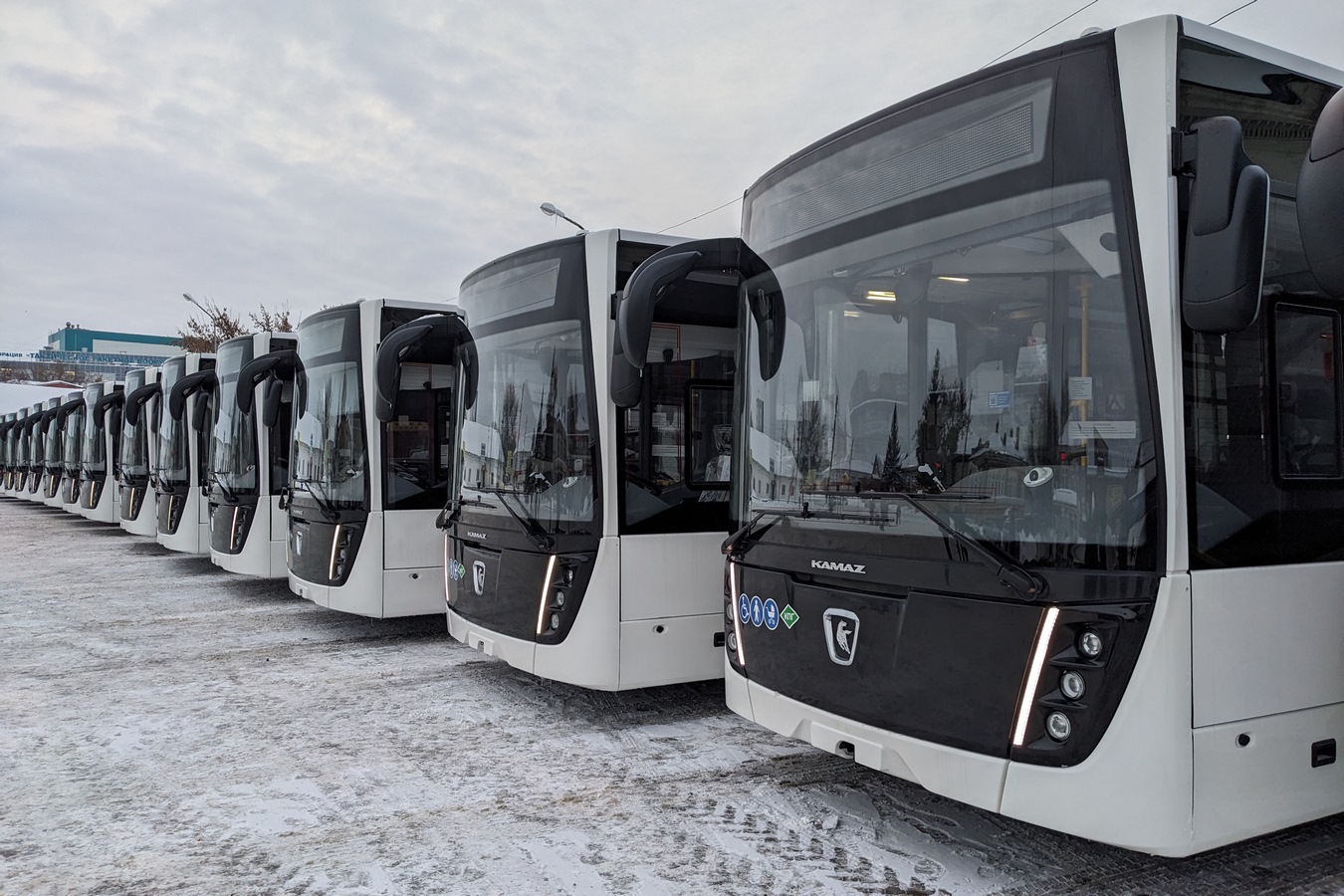 Каменск-Уральский получил первую партию губернаторских автобусов |  28.12.2023 | Екатеринбург - БезФормата